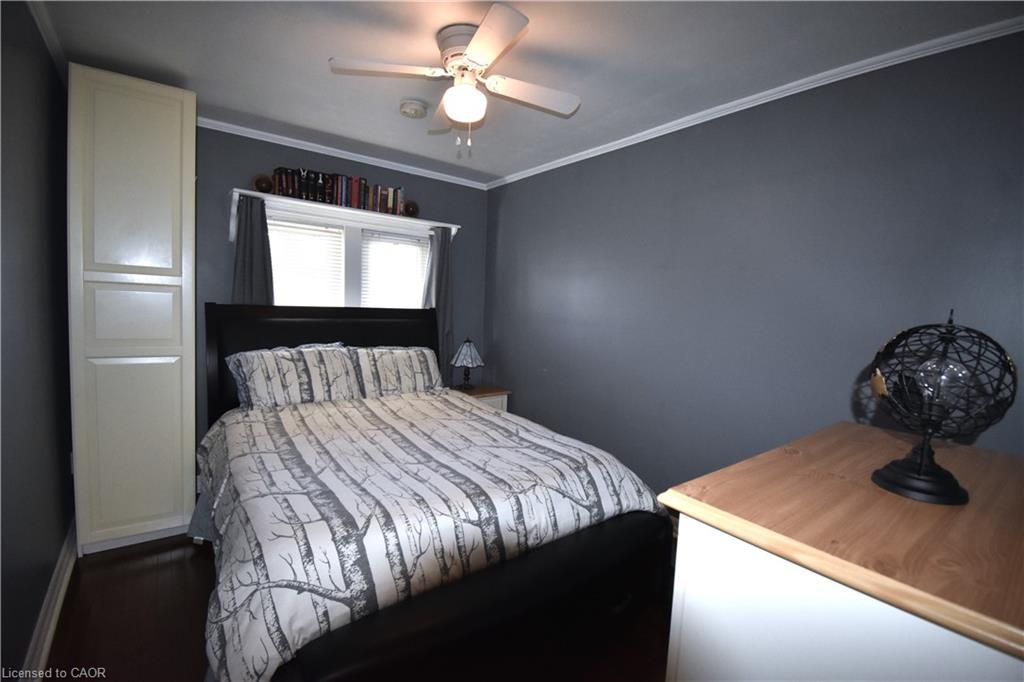 545 Roxborough Avenue, Hamilton, ON - Indoor Photo Showing Bedroom