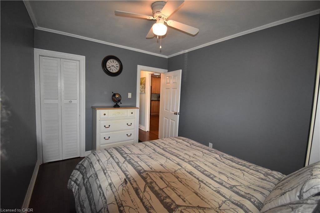545 Roxborough Avenue, Hamilton, ON - Indoor Photo Showing Bedroom