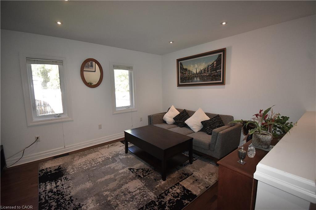 545 Roxborough Avenue, Hamilton, ON - Indoor Photo Showing Living Room