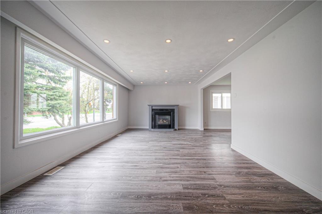 2300 Fountain Street N, Cambridge, ON - Indoor Photo Showing Other Room With Fireplace