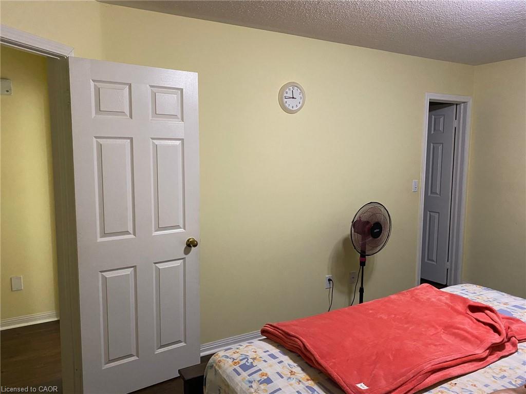 Upper-1025 Barclay Circle, Milton, ON - Indoor Photo Showing Bedroom