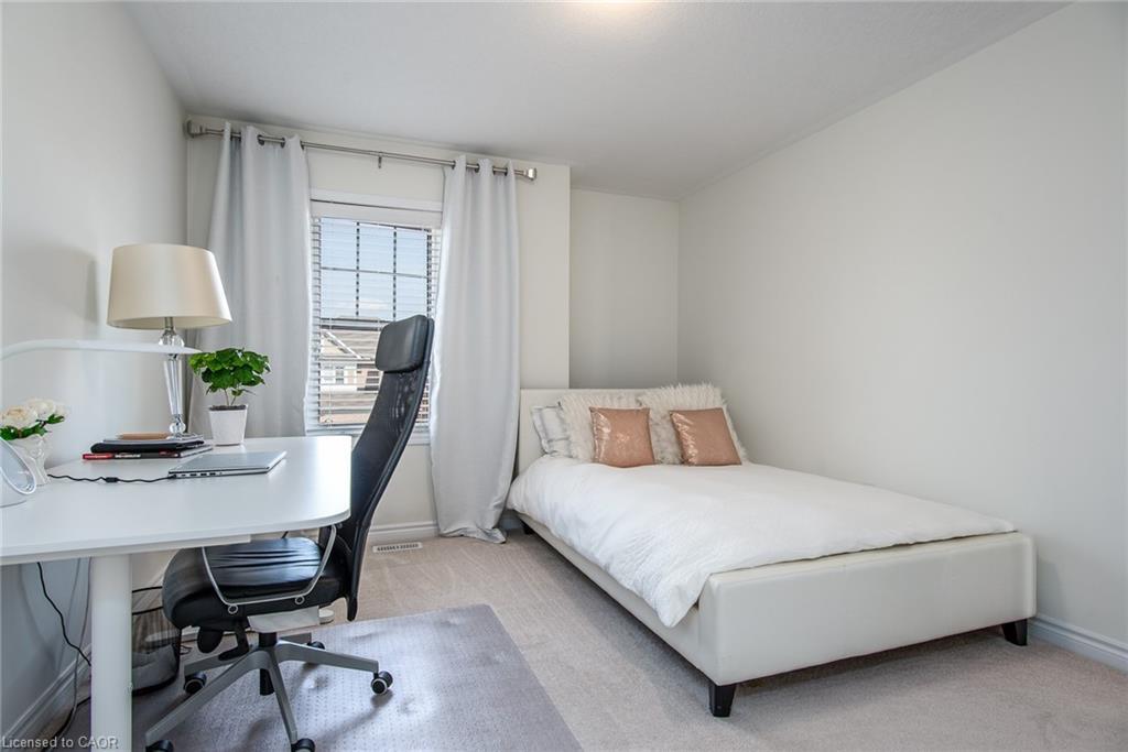 232 Shady Glen Crescent, Kitchener, ON - Indoor Photo Showing Bedroom