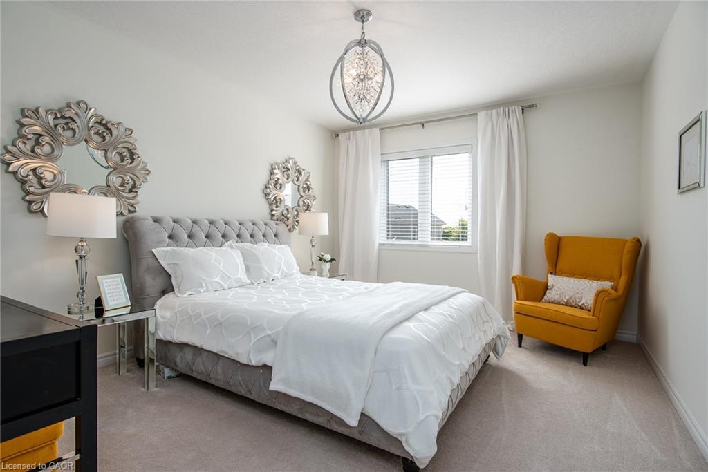 232 Shady Glen Crescent, Kitchener, ON - Indoor Photo Showing Bedroom