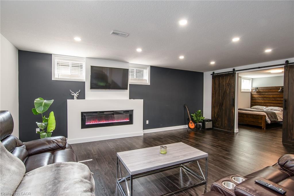 232 Shady Glen Crescent, Kitchener, ON - Indoor Photo Showing Other Room With Fireplace