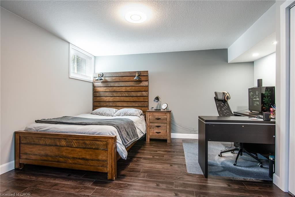 232 Shady Glen Crescent, Kitchener, ON - Indoor Photo Showing Bedroom