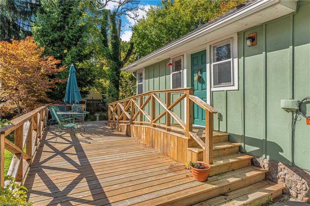 16 Wyckliffe Avenue, Niagara-On-The-Lake, ON - Outdoor With Deck Patio Veranda With Exterior