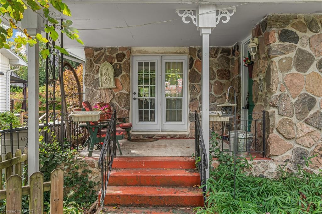 16 Wyckliffe Avenue, Niagara-On-The-Lake, ON - Outdoor