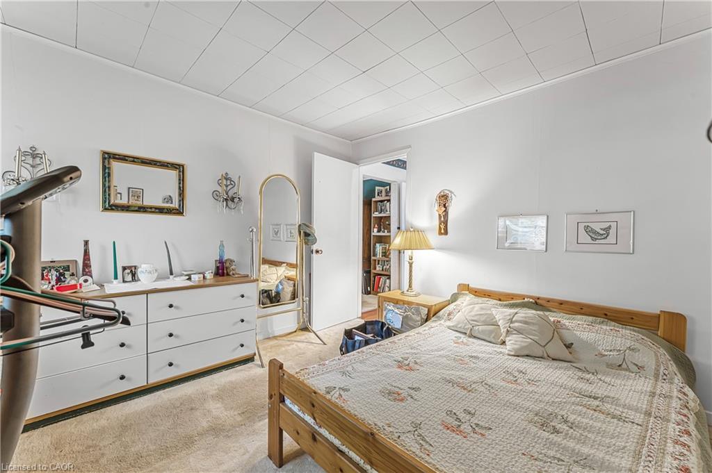 16 Wyckliffe Avenue, Niagara-On-The-Lake, ON - Indoor Photo Showing Bedroom