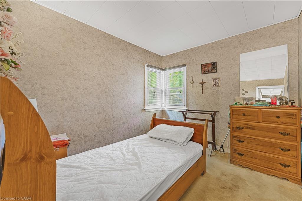 16 Wyckliffe Avenue, Niagara-On-The-Lake, ON - Indoor Photo Showing Bedroom