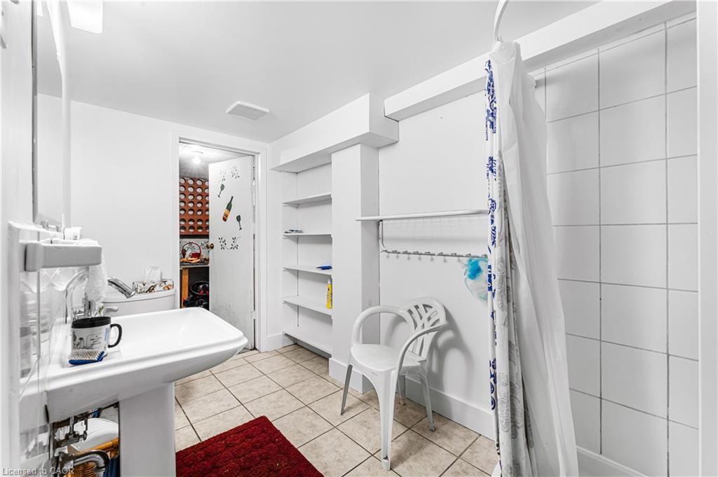 16 Wyckliffe Avenue, Niagara-On-The-Lake, ON - Indoor