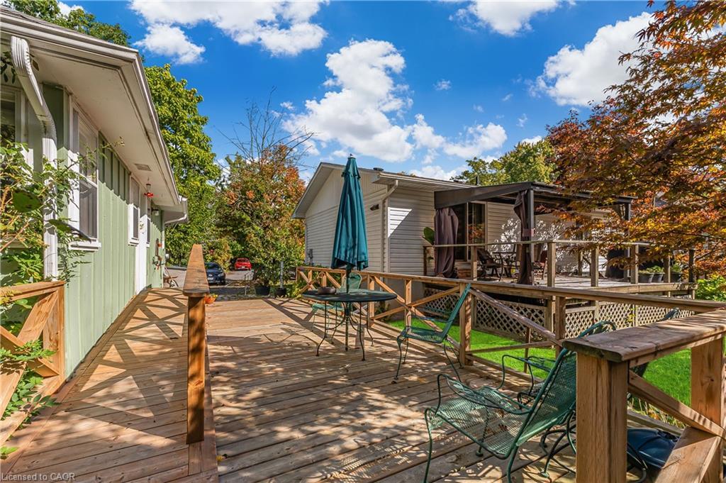 16 Wyckliffe Avenue, Niagara-On-The-Lake, ON - Outdoor With Deck Patio Veranda