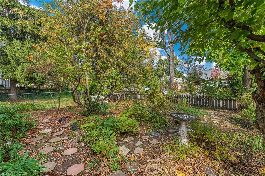 16 Wyckliffe Avenue, Niagara-On-The-Lake, ON - Outdoor