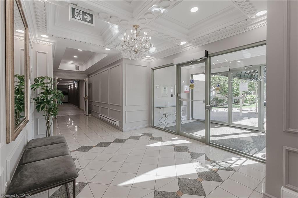 401-2075 Amherst Heights Drive, Burlington, ON - Indoor Photo Showing Other Room