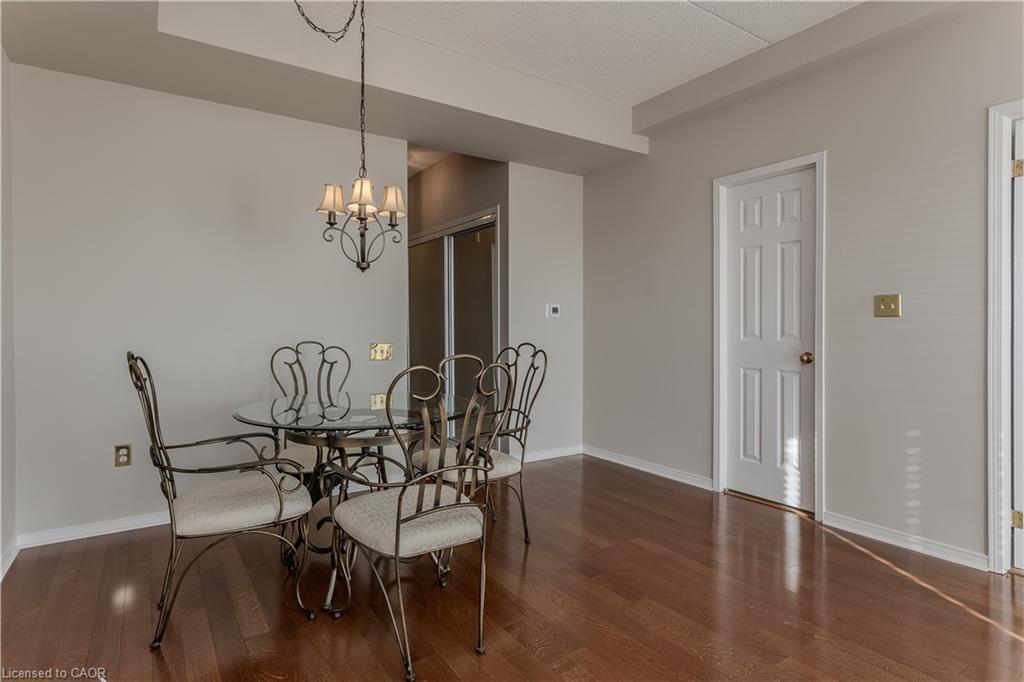401-2075 Amherst Heights Drive, Burlington, ON - Indoor Photo Showing Dining Room