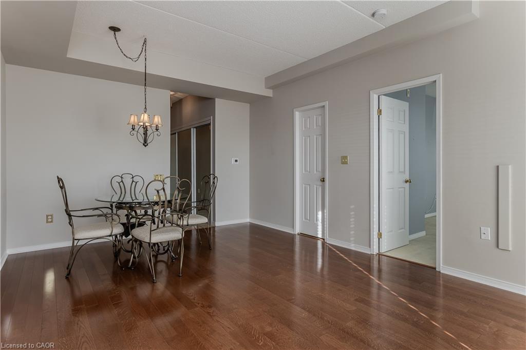 401-2075 Amherst Heights Drive, Burlington, ON - Indoor Photo Showing Dining Room