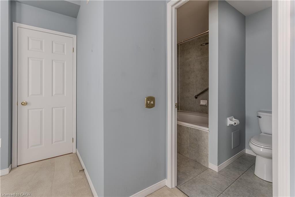 401-2075 Amherst Heights Drive, Burlington, ON - Indoor Photo Showing Bathroom