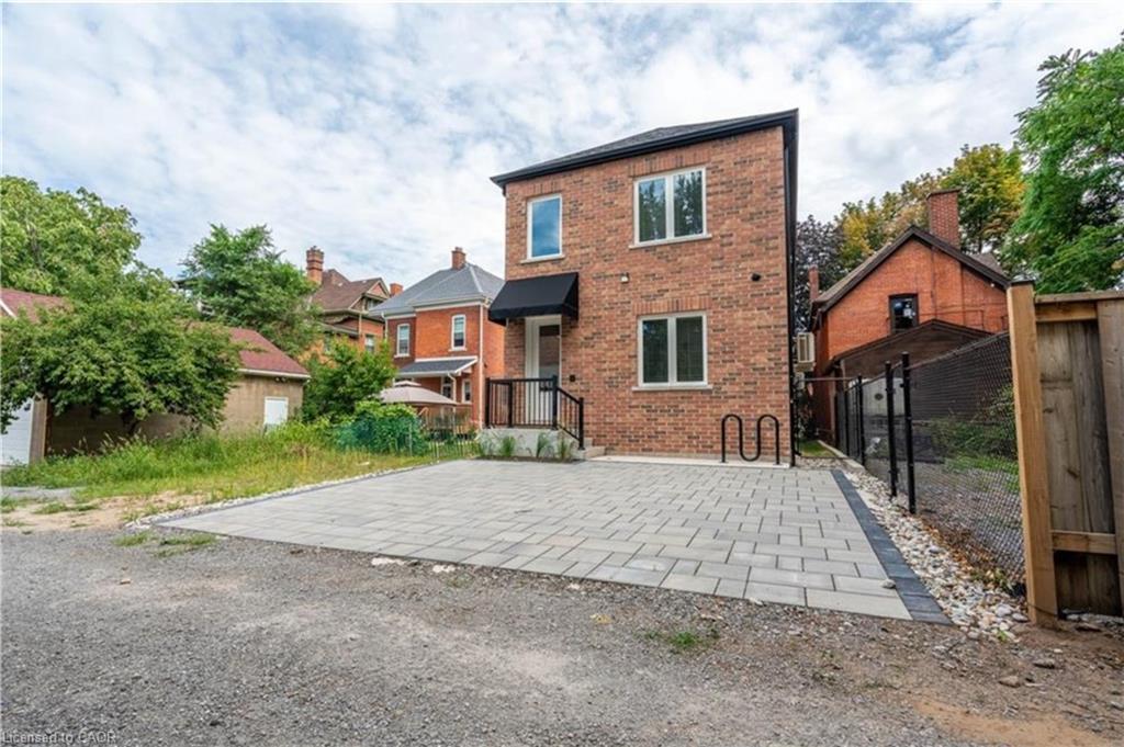 1B-36 Grant Avenue, Hamilton, ON - Outdoor