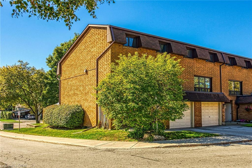 F8-500 Stone Church Road W, Hamilton, ON - Outdoor