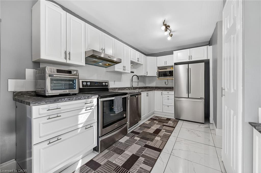 F8-500 Stone Church Road W, Hamilton, ON - Indoor Photo Showing Kitchen
