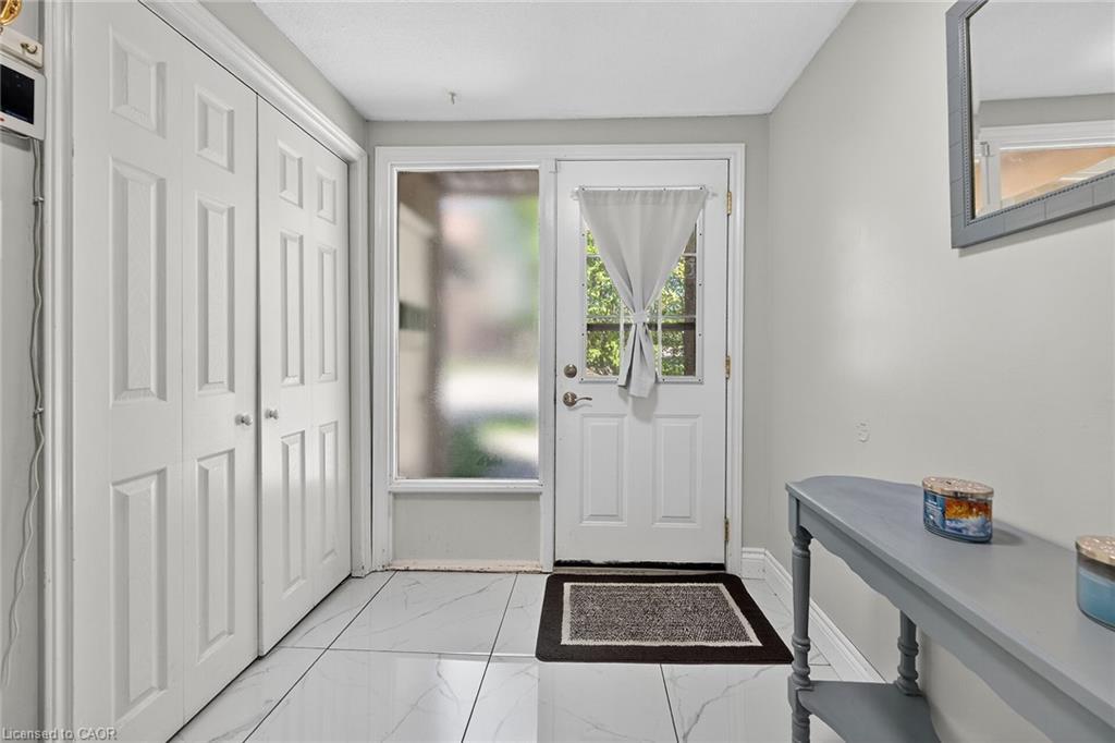 F8-500 Stone Church Road W, Hamilton, ON - Indoor Photo Showing Other Room