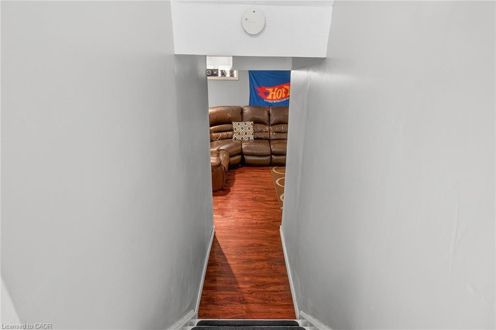 F8-500 Stone Church Road W, Hamilton, ON - Indoor Photo Showing Other Room