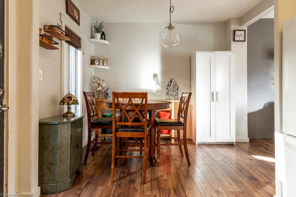 30 Sunset Avenue, Hamilton, ON - Indoor Photo Showing Dining Room