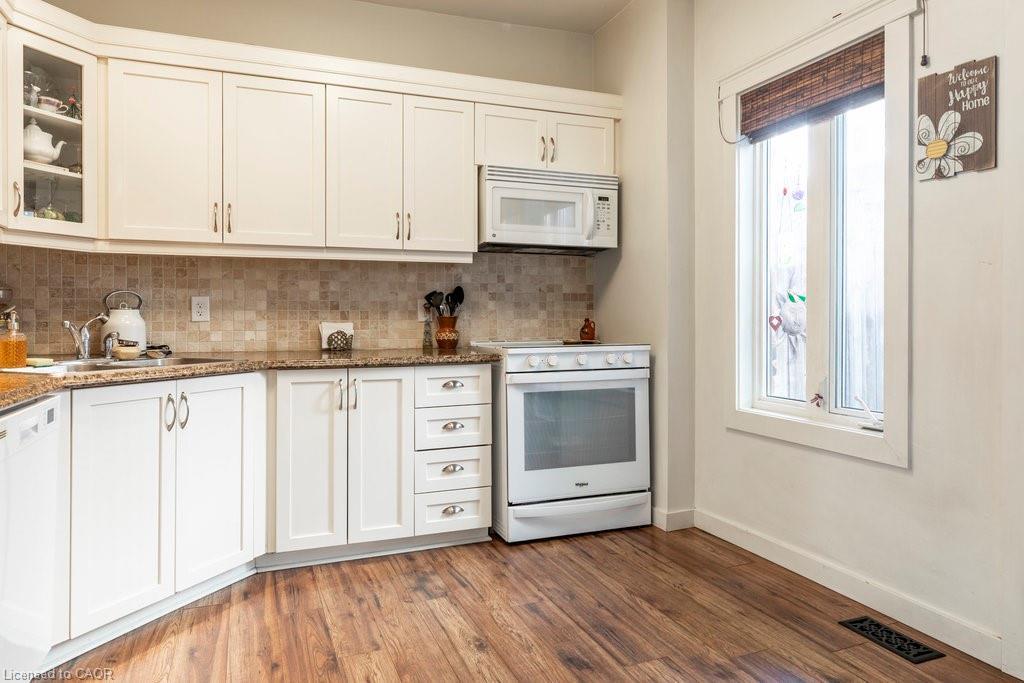 30 Sunset Avenue, Hamilton, ON - Indoor Photo Showing Kitchen With Double Sink