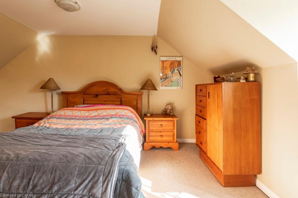 30 Sunset Avenue, Hamilton, ON - Indoor Photo Showing Bedroom
