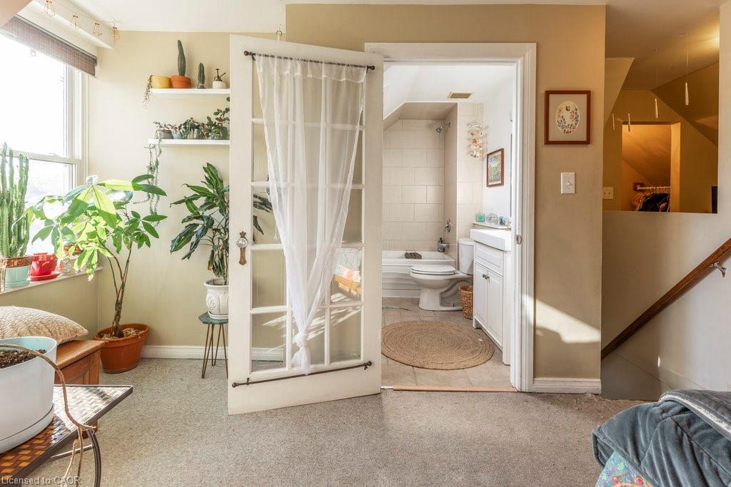 30 Sunset Avenue, Hamilton, ON - Indoor