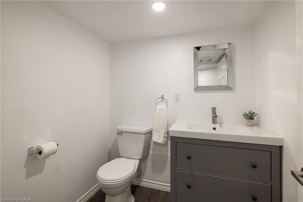76 Brock Street, Oakville, ON - Indoor Photo Showing Bathroom