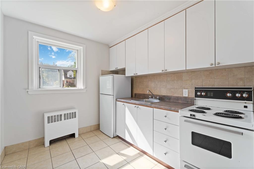 2-2189 King Street E, Hamilton, ON - Indoor Photo Showing Kitchen
