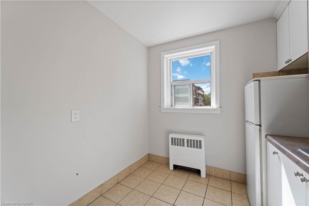 2-2189 King Street E, Hamilton, ON - Indoor