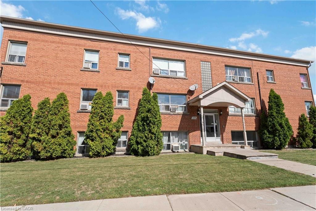 2-2189 King Street E, Hamilton, ON - Outdoor