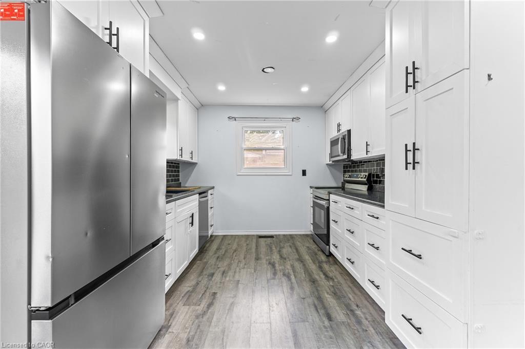 140 Canterbury Street, Ingersoll, ON - Indoor Photo Showing Kitchen