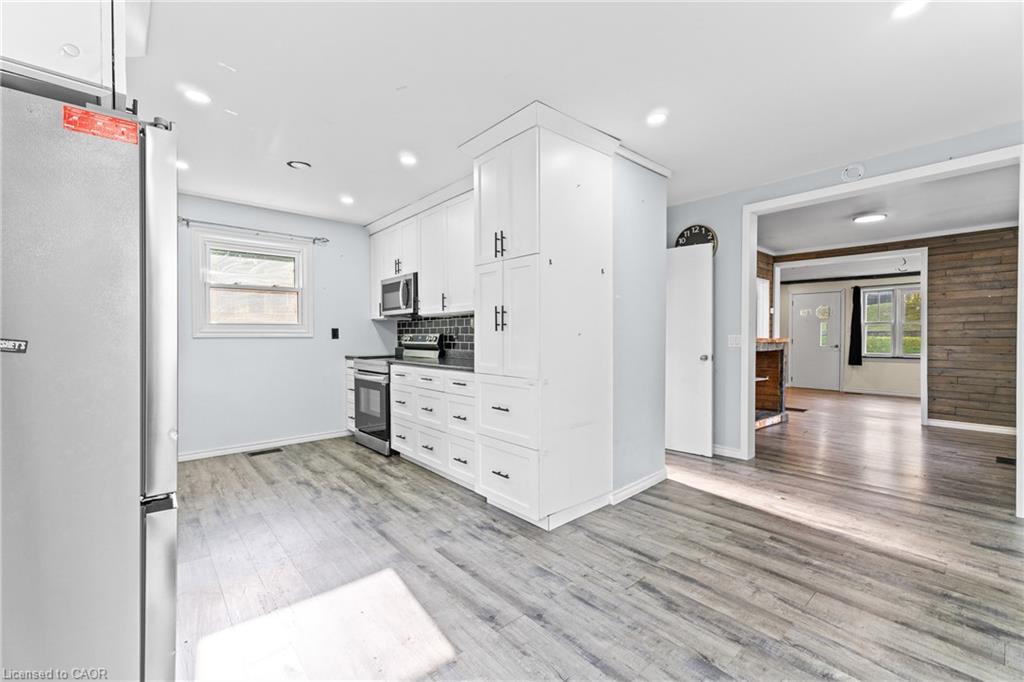 140 Canterbury Street, Ingersoll, ON - Indoor