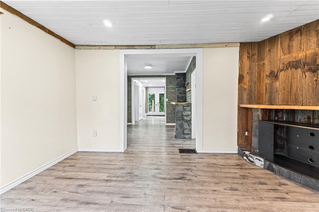 140 Canterbury Street, Ingersoll, ON - Indoor Photo Showing Other Room