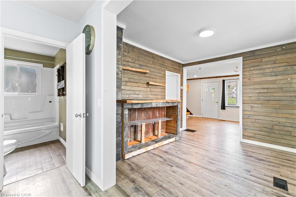 140 Canterbury Street, Ingersoll, ON - Indoor With Fireplace