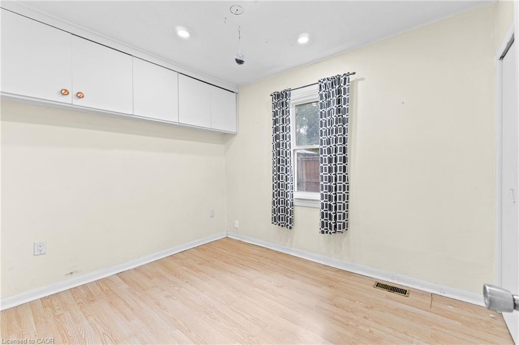 140 Canterbury Street, Ingersoll, ON - Indoor Photo Showing Other Room