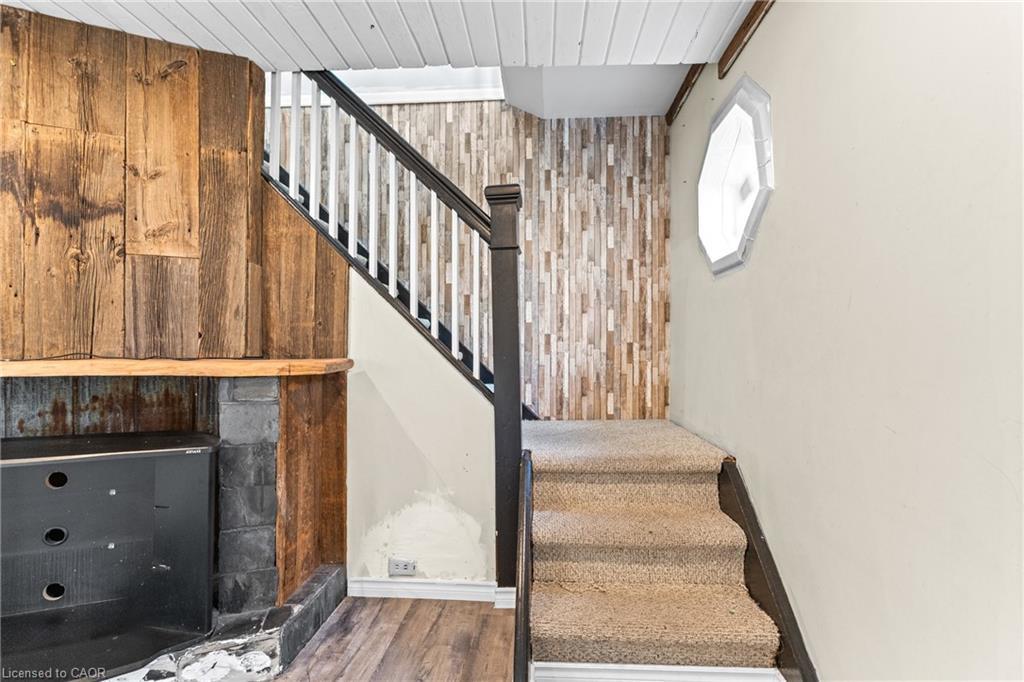 140 Canterbury Street, Ingersoll, ON - Indoor Photo Showing Other Room