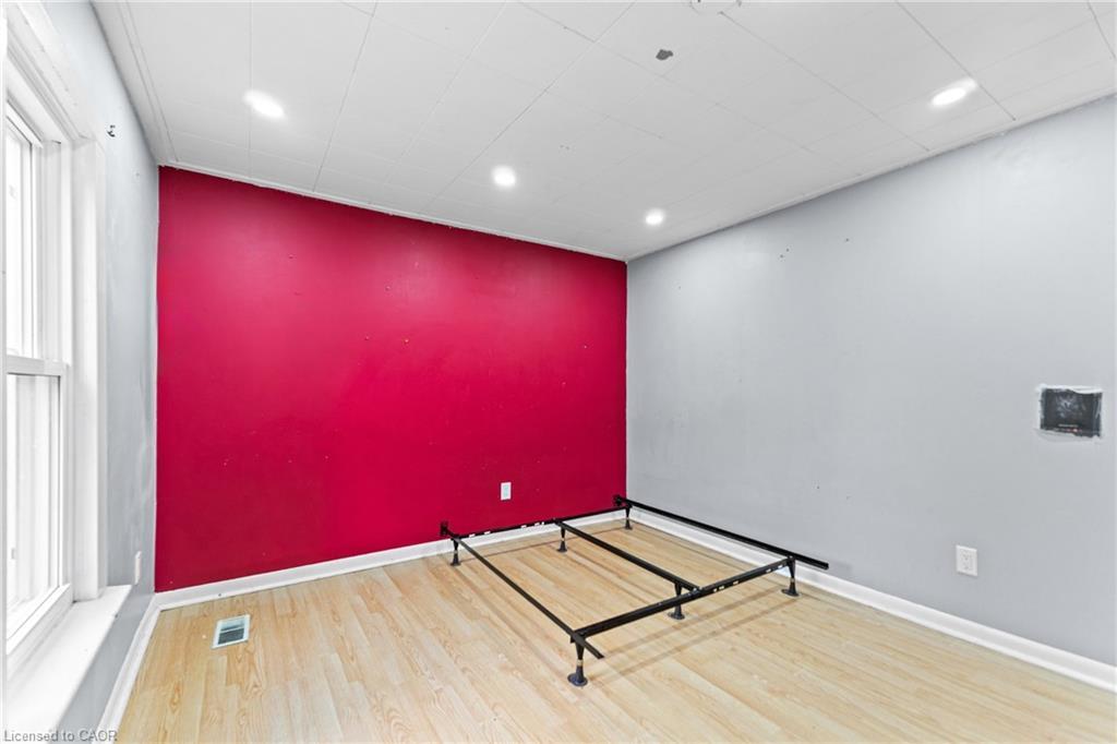 140 Canterbury Street, Ingersoll, ON - Indoor Photo Showing Other Room