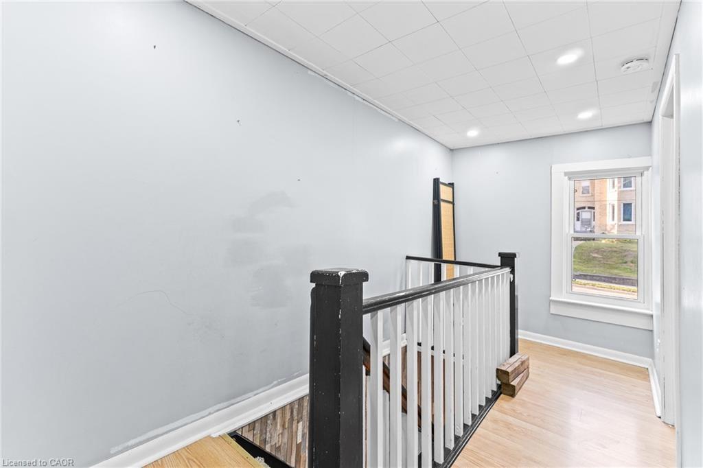 140 Canterbury Street, Ingersoll, ON - Indoor Photo Showing Other Room