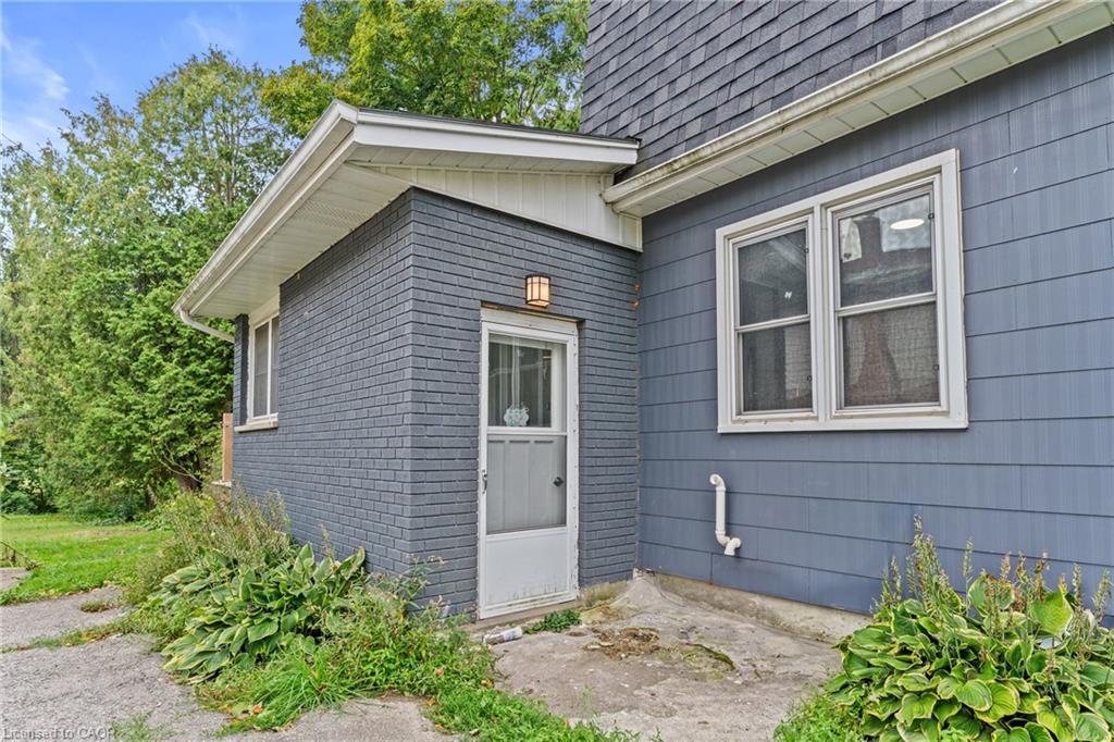 140 Canterbury Street, Ingersoll, ON - Outdoor With Exterior