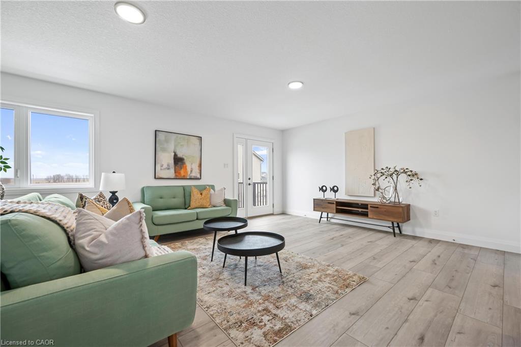 8-182 Bridge Crescent, Minto, ON - Indoor Photo Showing Living Room