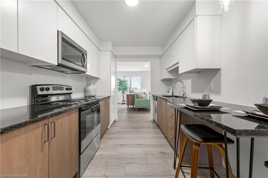 8-182 Bridge Crescent, Minto, ON - Indoor Photo Showing Kitchen