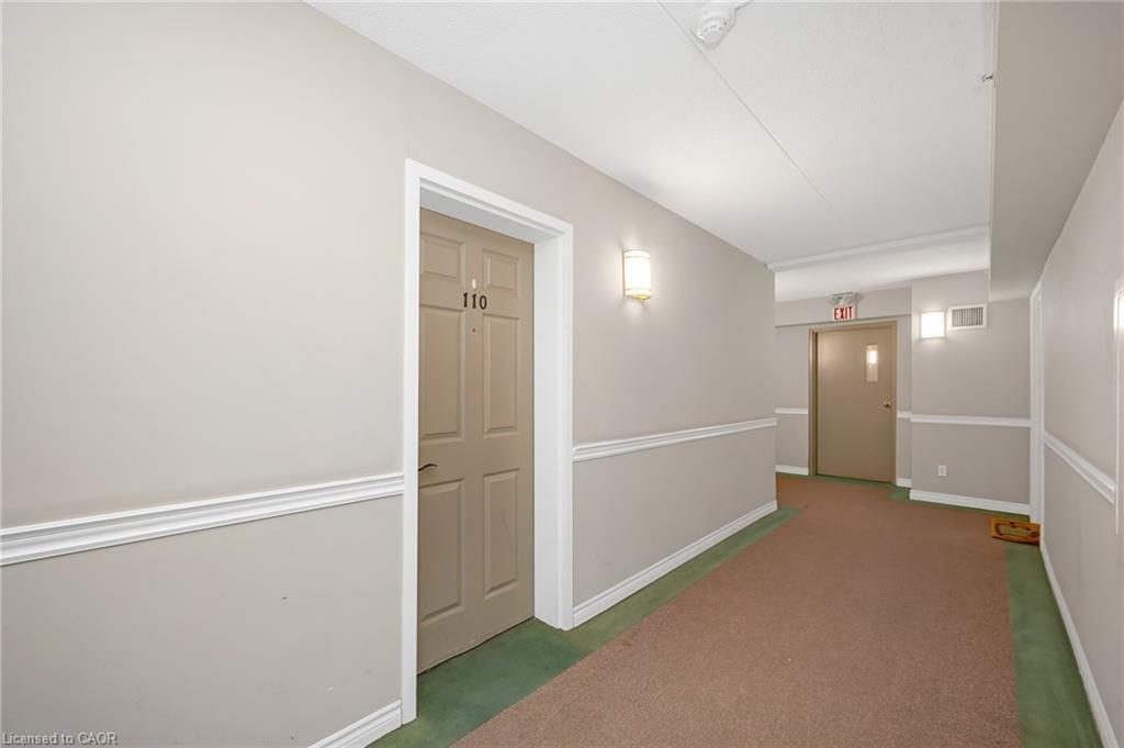 110-4015 Kilmer Drive, Burlington, ON - Indoor Photo Showing Other Room