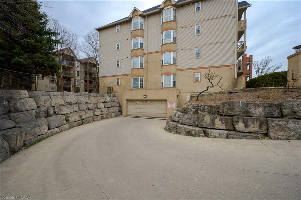 110-4015 Kilmer Drive, Burlington, ON - Outdoor