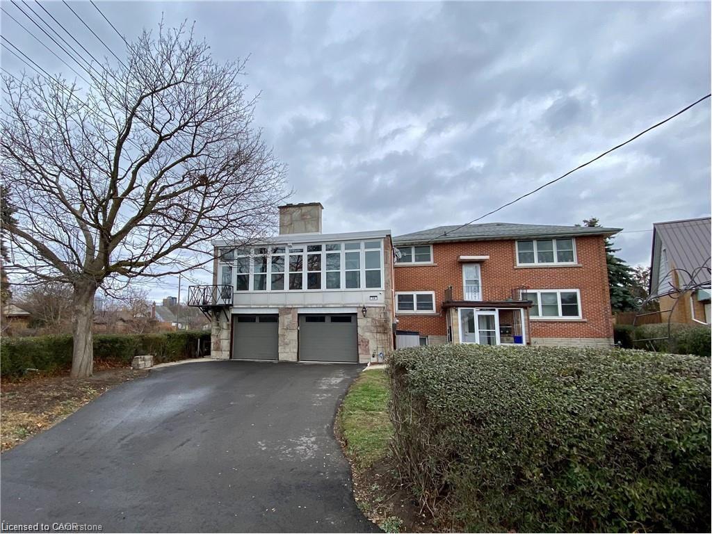 5-34 Burn Place, Kitchener, ON - Outdoor With Facade