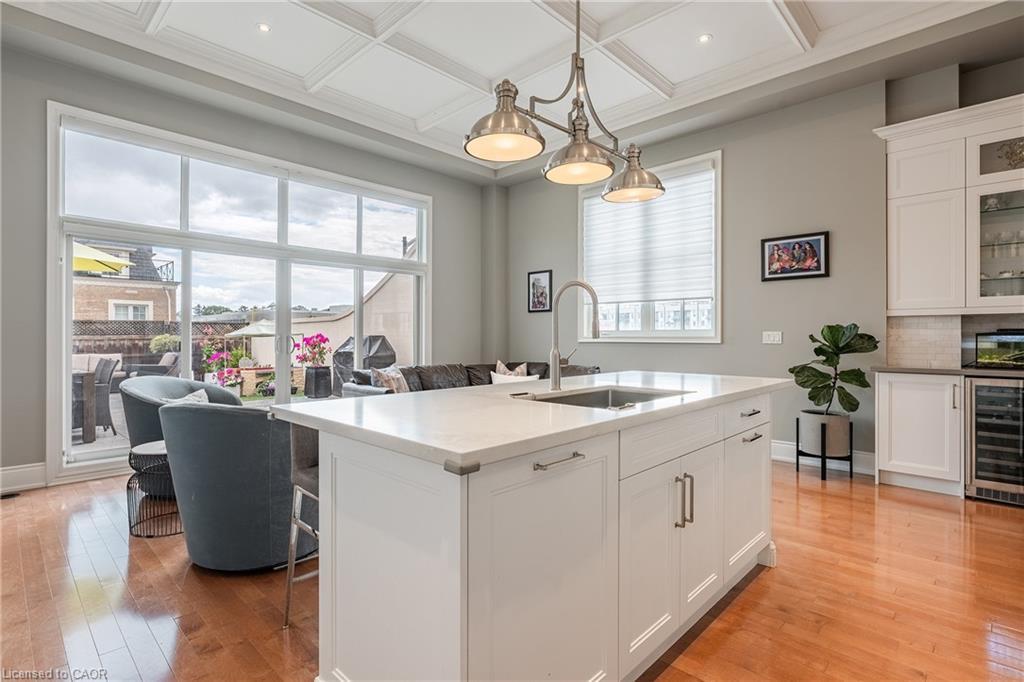 131 Brock Street, Oakville, ON - Indoor Photo Showing Kitchen