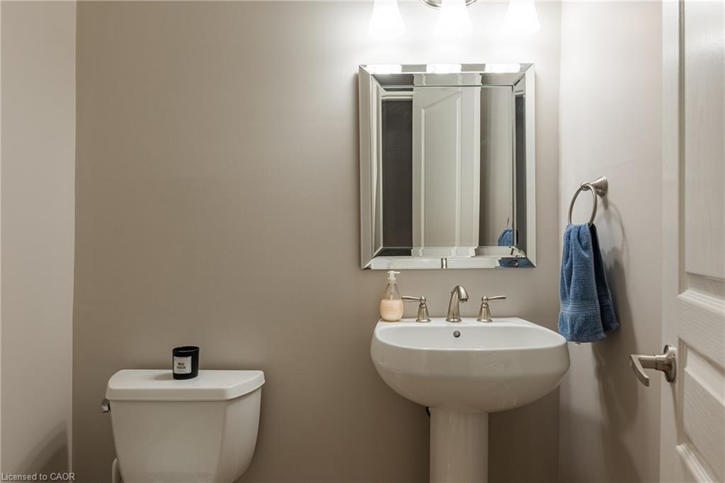 131 Brock Street, Oakville, ON - Indoor Photo Showing Bathroom