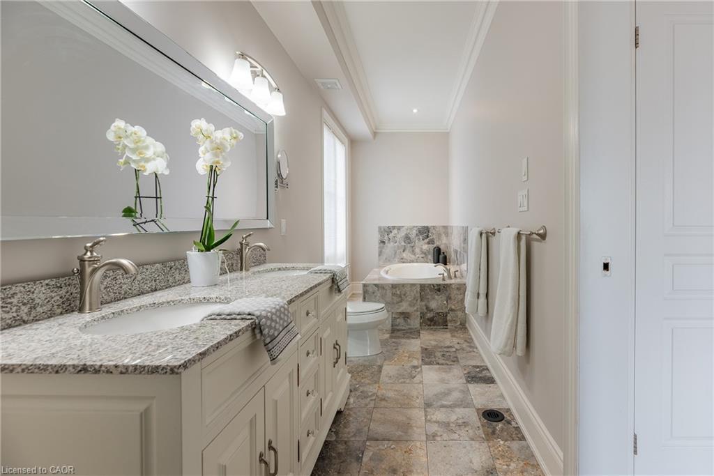 131 Brock Street, Oakville, ON - Indoor Photo Showing Bathroom